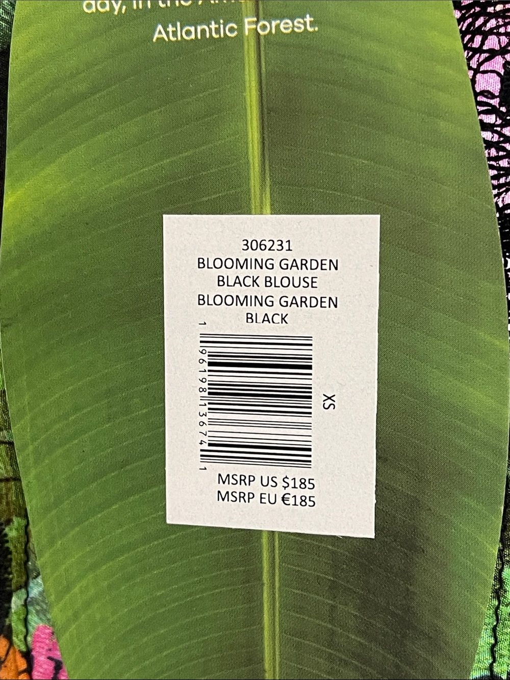Farm Rio BLOOMING GARDEN BLACK BLOUSE
Bold floral print size XS NWT city ready - Picture 3 of 10